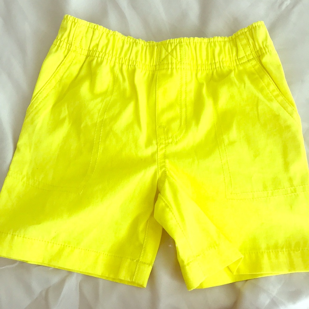 New carters baby boy shorts 2 years . No tag .